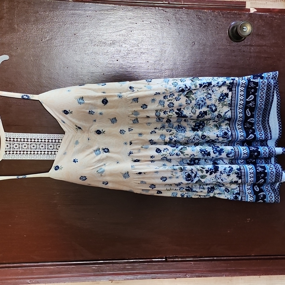 Backless dress (sweetheart dress)